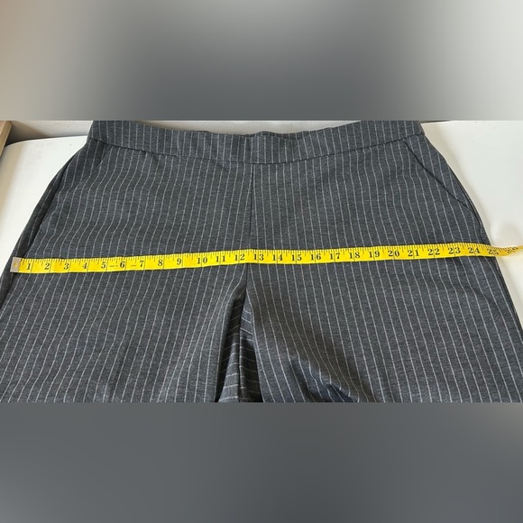 NWOT ROZ & ALI PIN STRIPED WIDE LEG TROUSERS. XL WRINKLE FREE, FLATTERING FIT - Picture 8 of 12